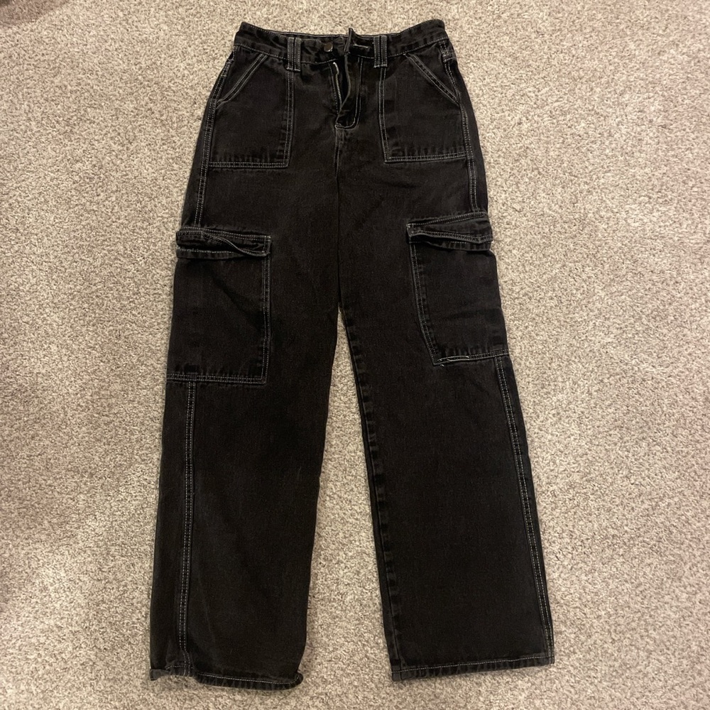 black and white contrast stitching cargo jeans